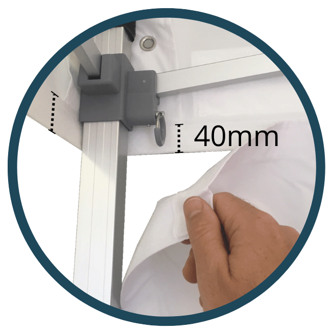 Le velcro de 40 mm permet d'attacher plus facilement les murs au toit, il permet une tenue optimale.